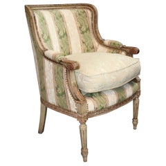 Silla de salón Bergere de principios de 1900 de la época francesa Luis XVI decorada con pintura Directoire