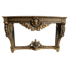 Grande table d'appoint ancienne en bois avec Incroyables sculptures dorées et masque de Marie-Antoinette