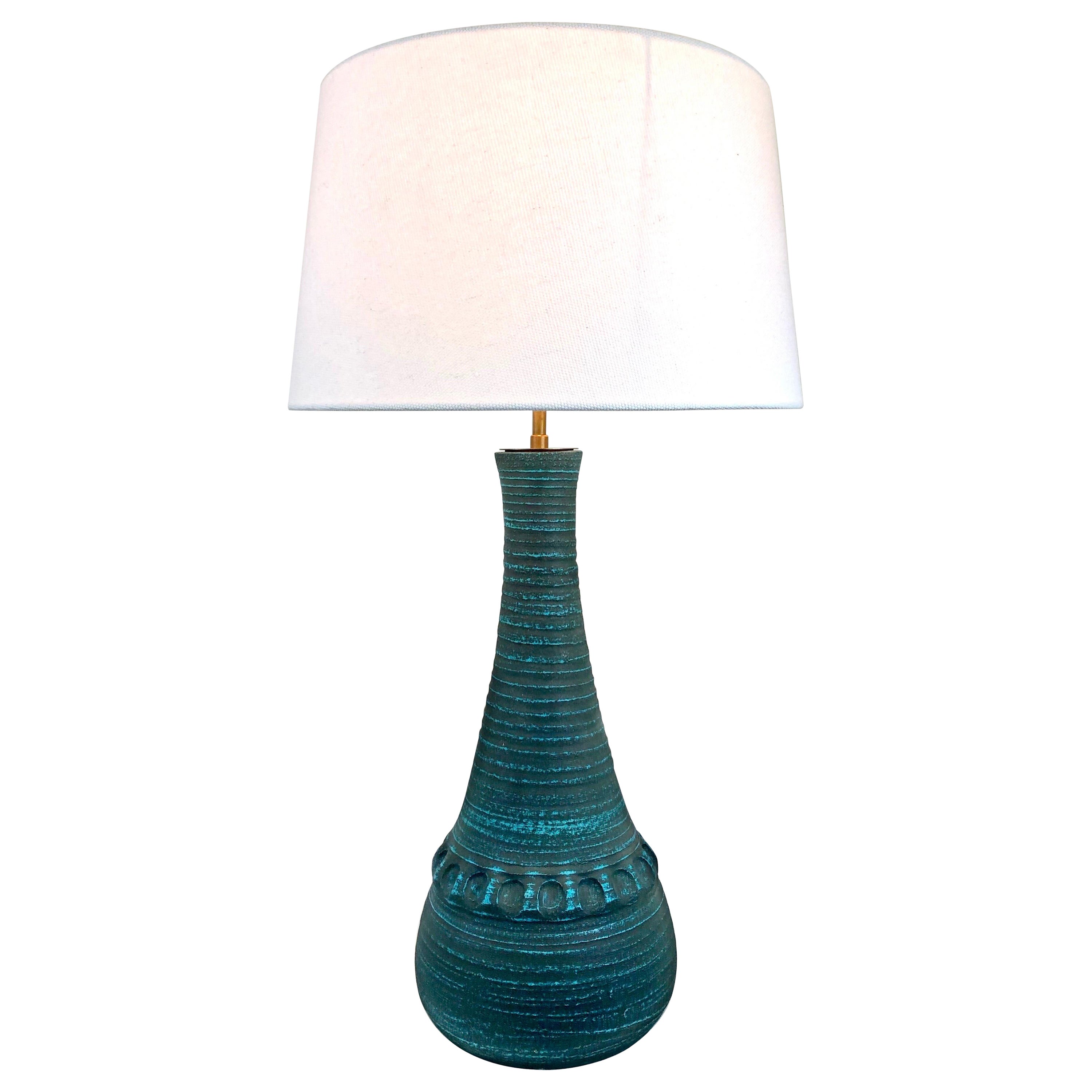 Lampe française du milieu du siècle dernier en céramique bleu Gauloise Accolay