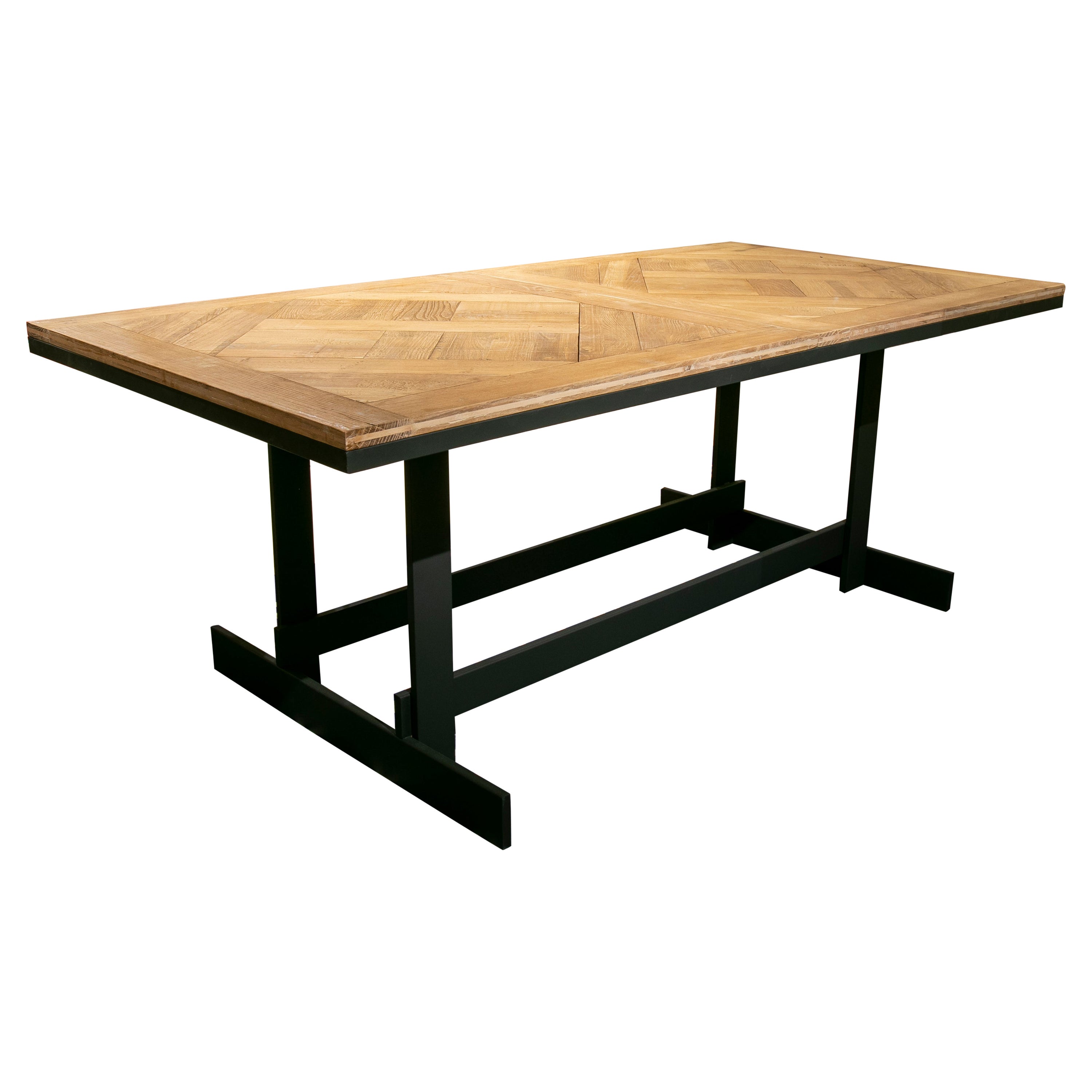 Table française avec base en fer et plateau de table en orme