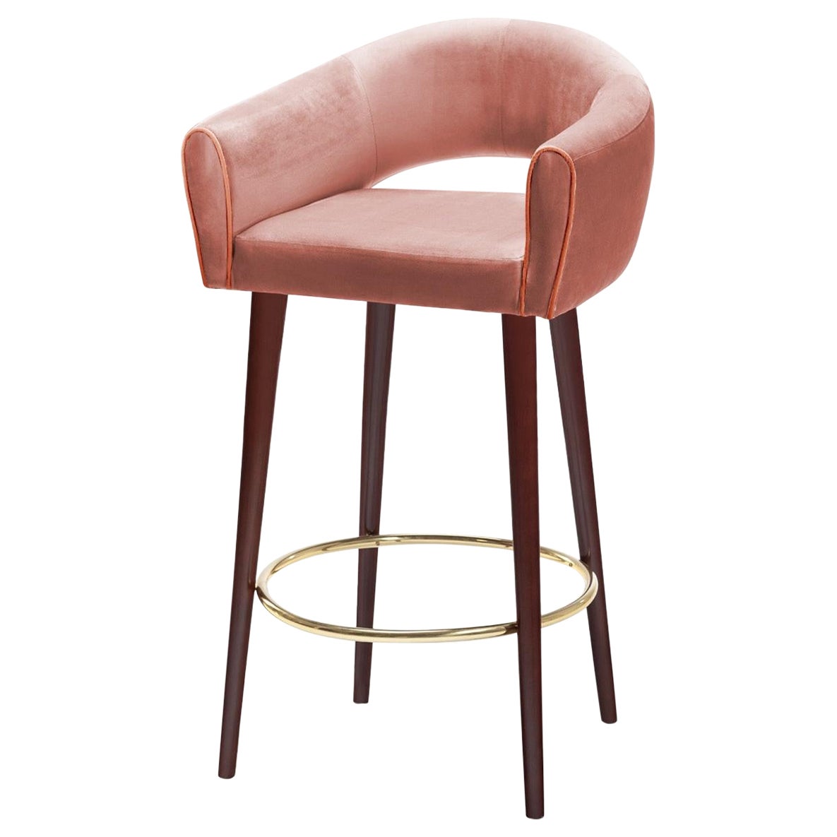 Stylish and elegant, grace bar stool is extremely comfortable in its perfect finishing’s. With its smooth edges, grace has definitely a familiar retro feeling. A perfect combination of highly comfortable and perfectly tailored upholstery with the