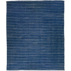 Alfombra moderna de lana azul marino de tejido plano Kilim con diseño de rayas