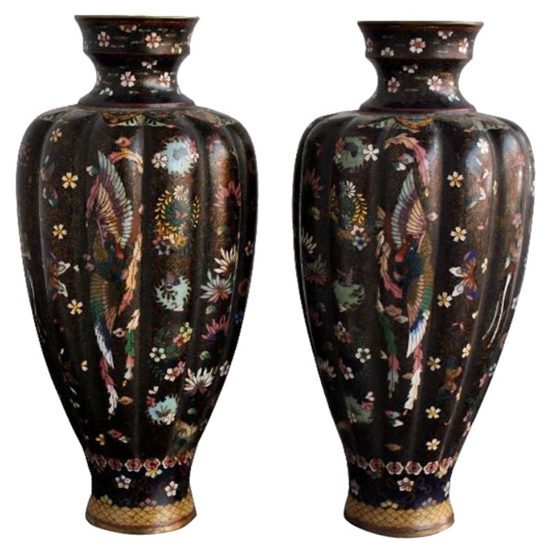 Paar chinesische Cloisonné-Vasen, 19. Jahrhundert im Angebot