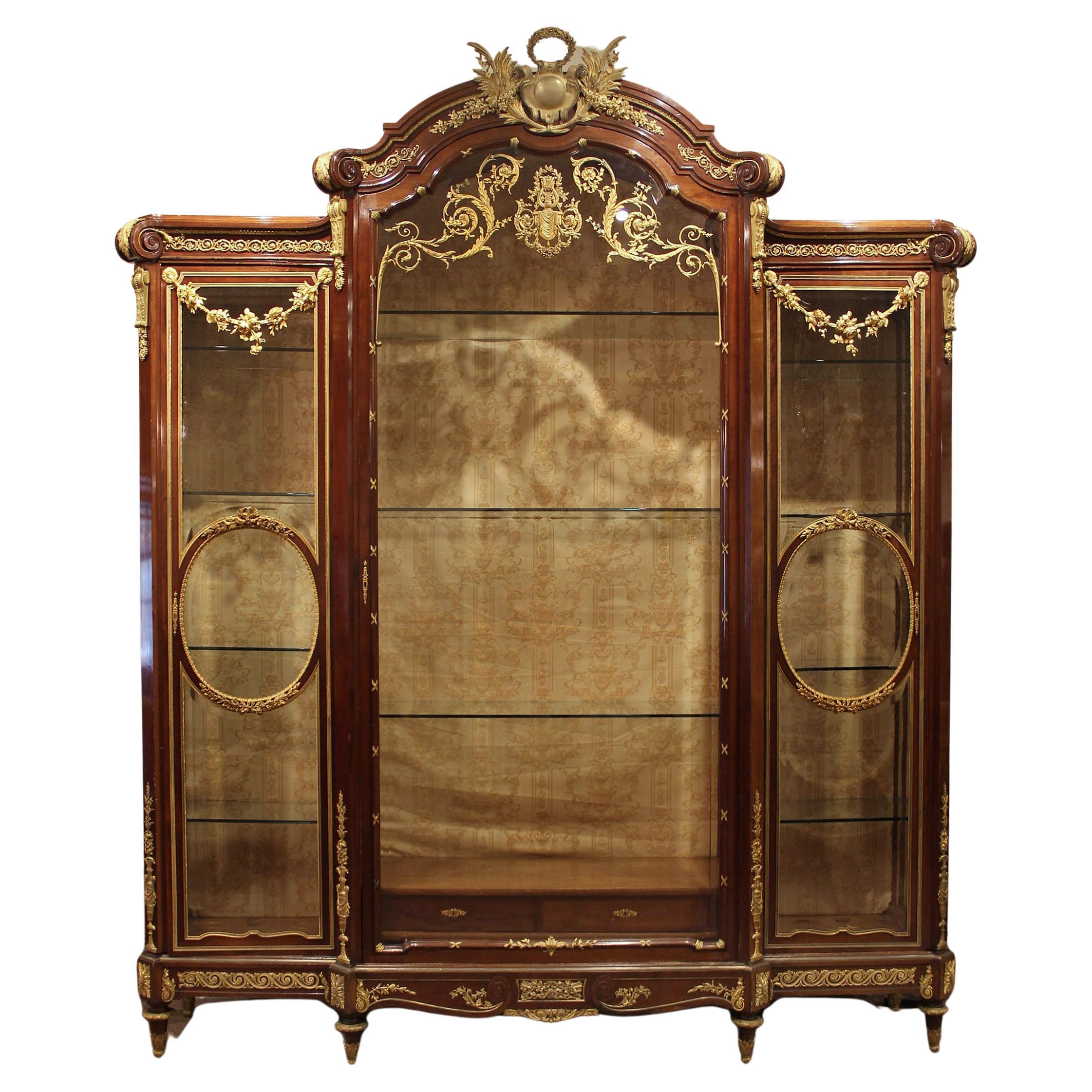 Palatial Early 20th Century Gilt Bronze Mounted Vitrine by François Linke For Sale