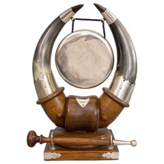 Gong de dîner en corne et en métal argenté de l'Angleterre victorienne du 19e siècle