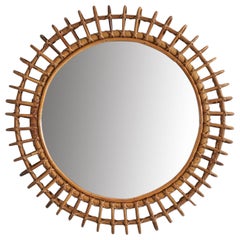 Designer italien, miroir mural circulaire, rotin, verre miroir, Italie, vers les années 1950