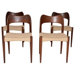 Set of Four Danish Niels Moller #71 Dining Chairs Teak Denmark 1960s Modern