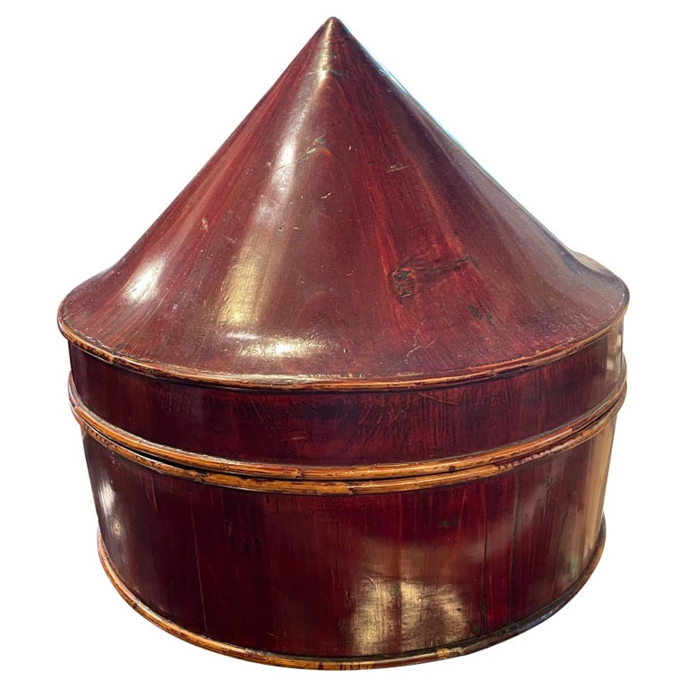 Red Lacquered Chinese Hat Box For Sale at 1stDibs