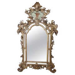 Grand miroir mural italien d'époque Louis XV du 18ème siècle en bois sculpté et doré