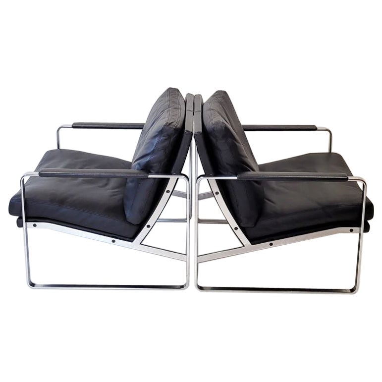 Pair of Armchair in Black Soft Leather Seat and Stainless Steel Frame, Fabricius For Sale
