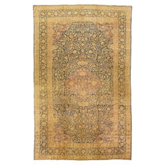 Tapis Kirman ancien en laine surdimensionné à médaillons floraux brun clair, fait à la main