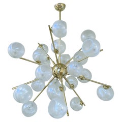 Lustre Spoutnik en opaline de Fabio Ltd