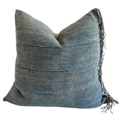 Coussin vintage en lin et tissu bleu indigo délavé