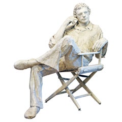 Sculpture de portrait en plâtre grandeur nature et en toile de jute d'un réalisateur de film réalisée par Kay Henkel