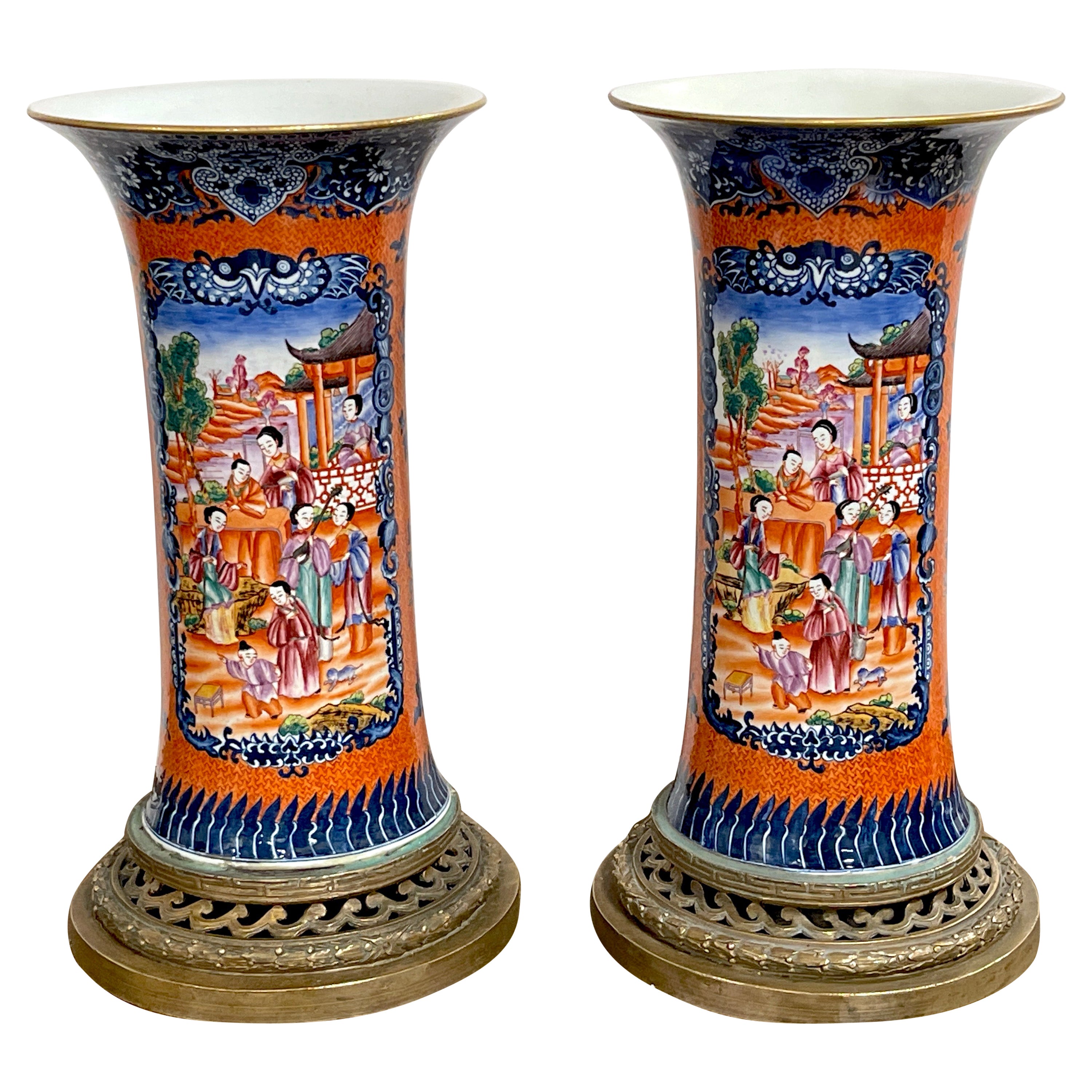 Paar vergoldete, in Bronze gefasste chinesische Export-Vasen aus Eisen mit rotem Mandarin