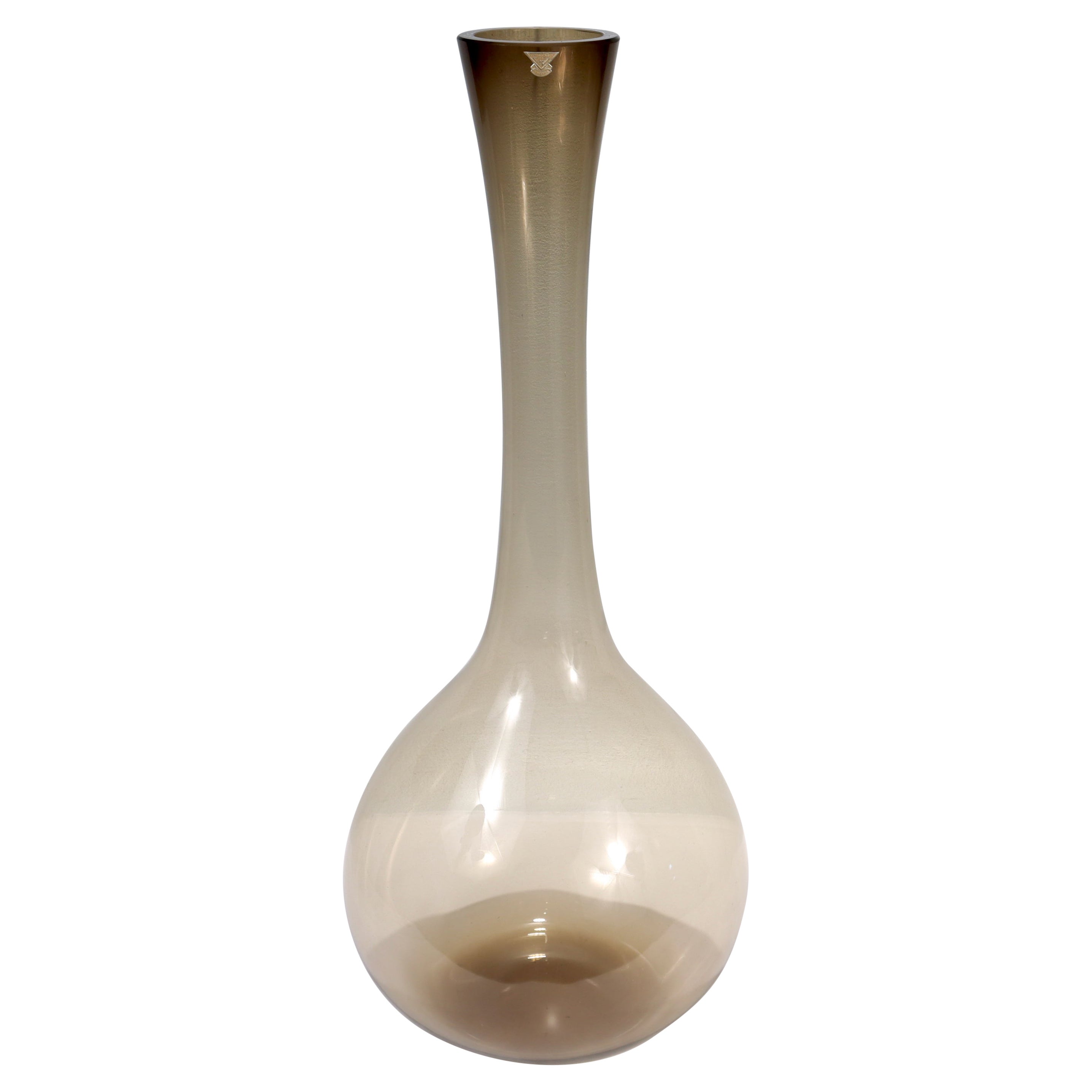 Très grand vase en verre d'art suédois de style mi-siècle moderne étiqueté Gullaskruf