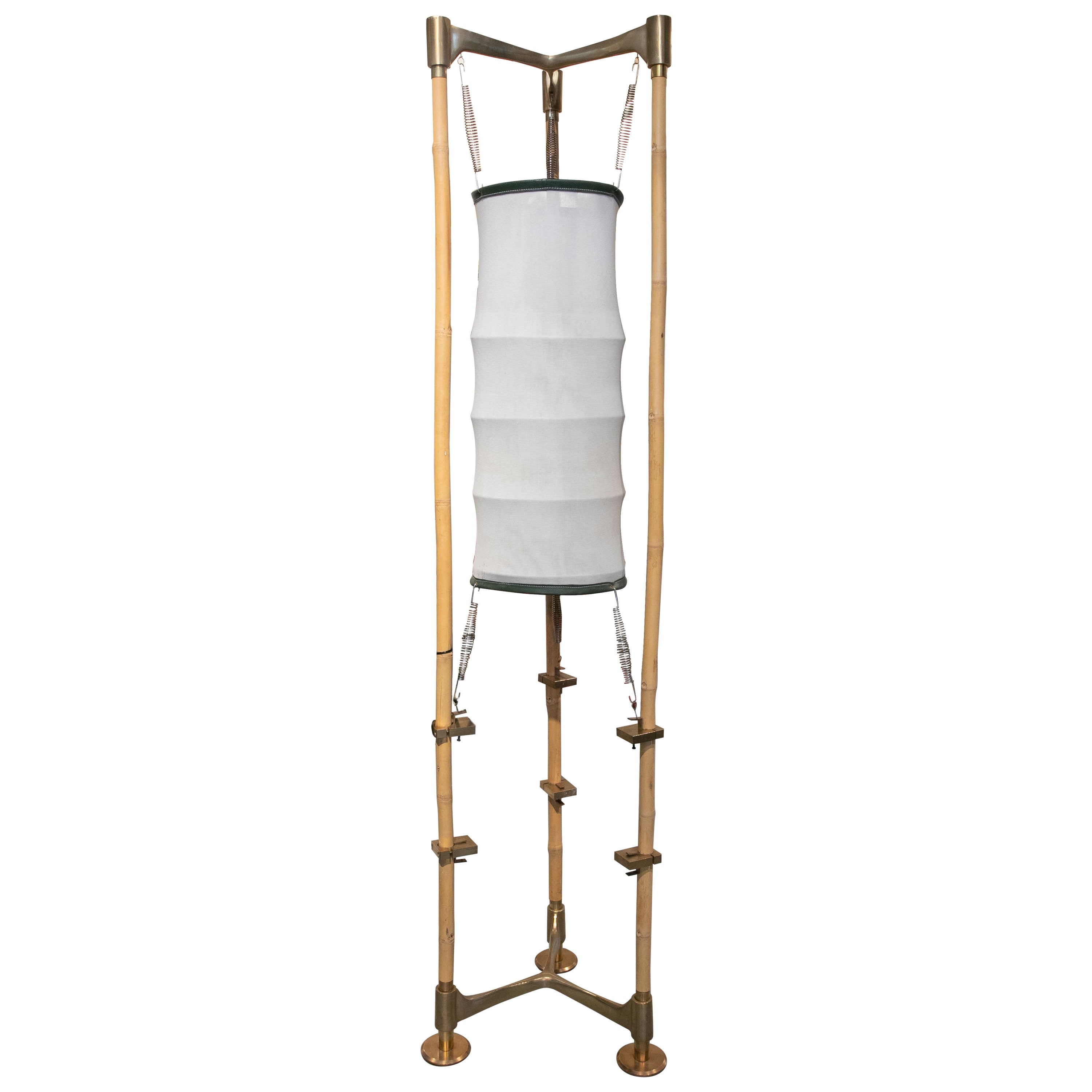 Lampada da terra in bambù, accessori in bronzo e tessuto