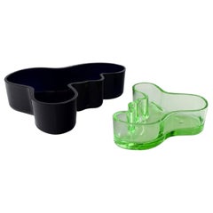 Alvar Aalto for Iittala, Two Bowls in Green and Black Art Glass