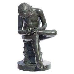 Sculpture Grand Tour Boy with Thorn ou Lo Spinario en bronze