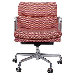 Eames Soft Pad Management Chair von Charles und Ray Eames für Herman Miller mit