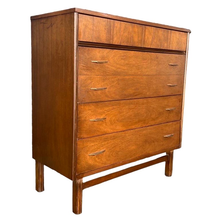 Vintage Bassett Mid-Century Modern 4 Drawer Dresser Cabinet Storage with Drawer For Sale