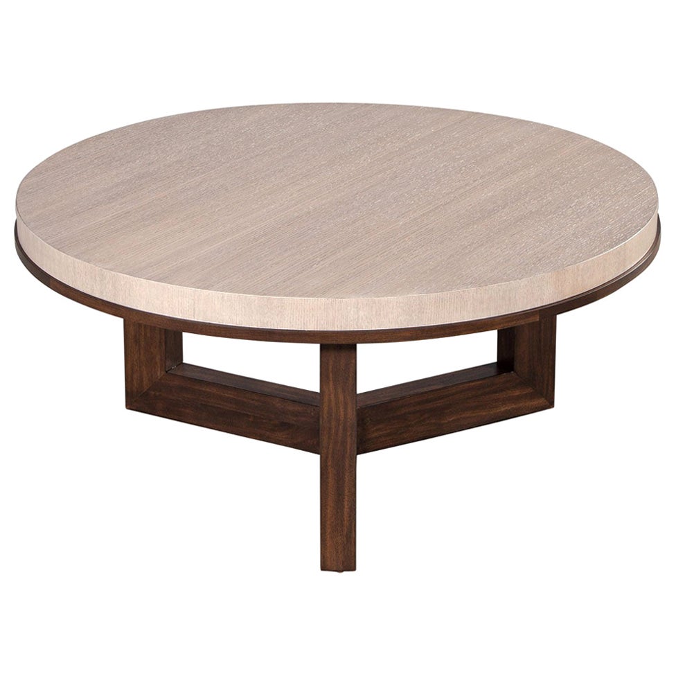 Table basse ronde moderne en chêne et noyer en vente