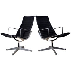 Vintage Pair of Eames Aluminum Group Armchairs for Herman Miller, circa 1960-1970