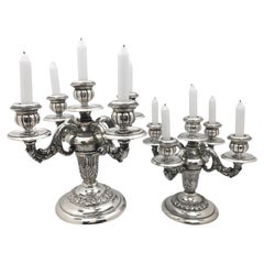 Coppia di candelabri ornati portoghesi a 5 luci in argento