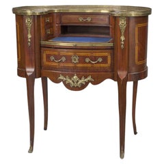 A.I.C., table de dame en acajou sculpté et plateau de marbre, début du 20e C.