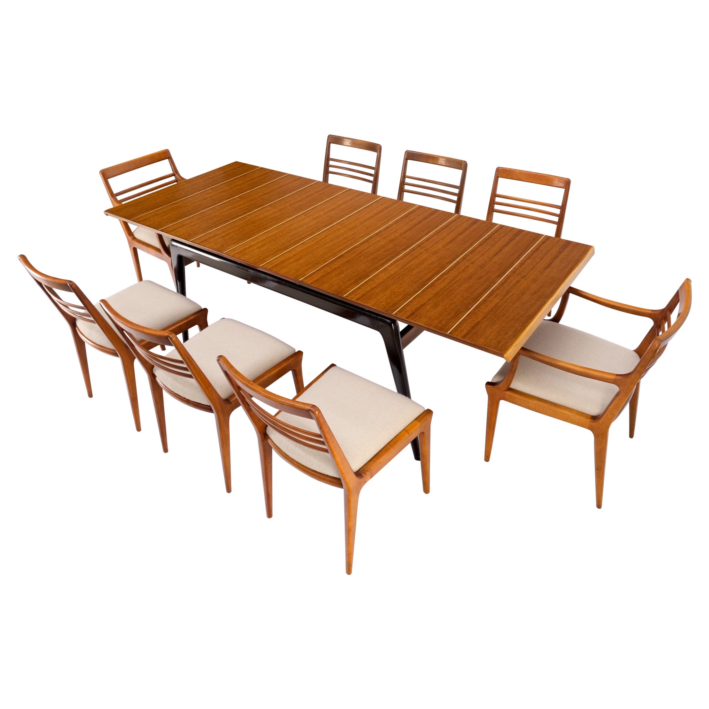 Table de salle à manger italienne de style mi-siècle moderne, 8 chaises, ensemble de nouveaux sièges en lin en vente