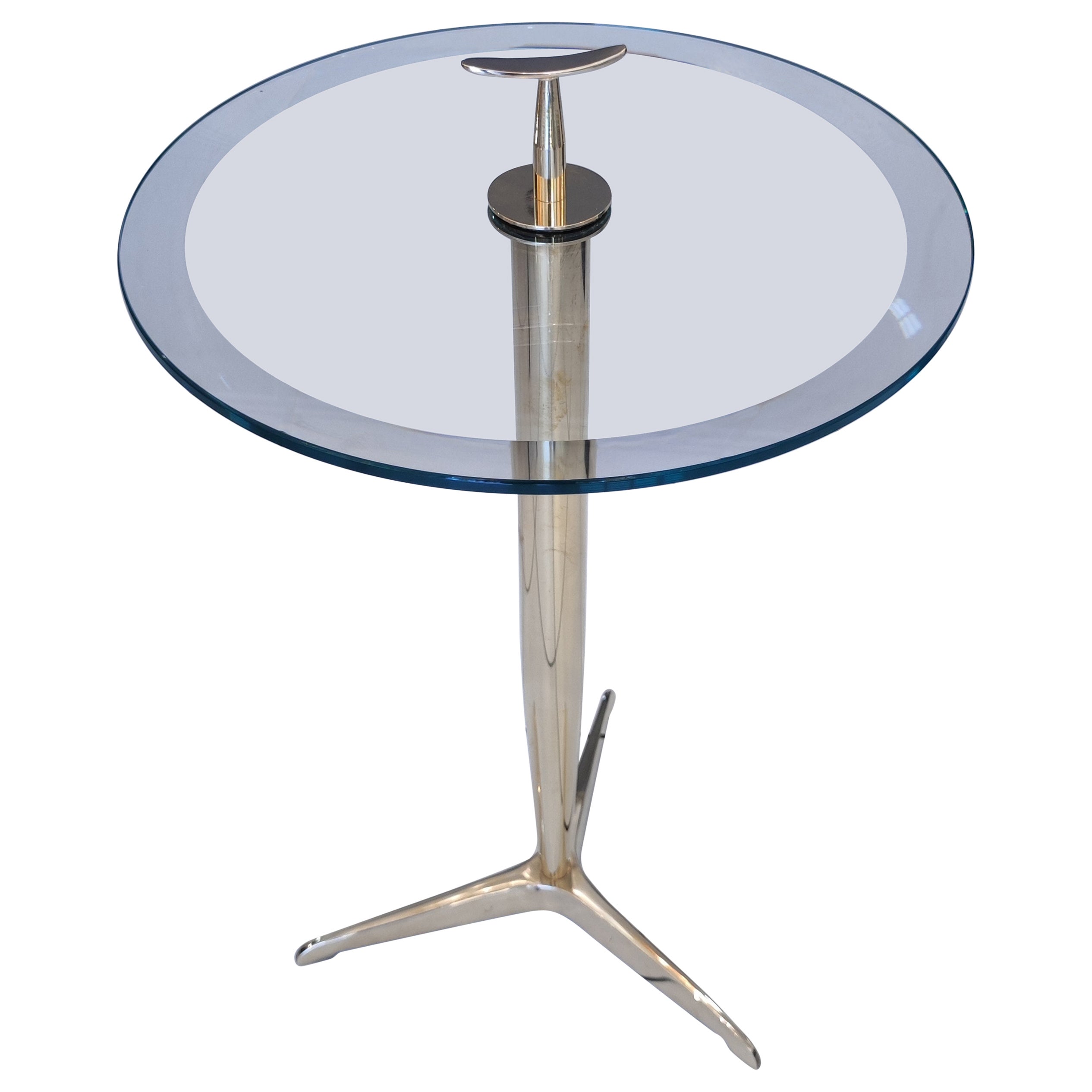 Brass and glass gueridon,
thick and beveled glass top
H without handle : 60cm.

