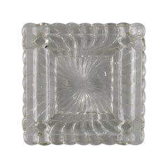 Bol / plat carré Art Déco en verre d'art transparent, Baccarat, France, années 1930/40