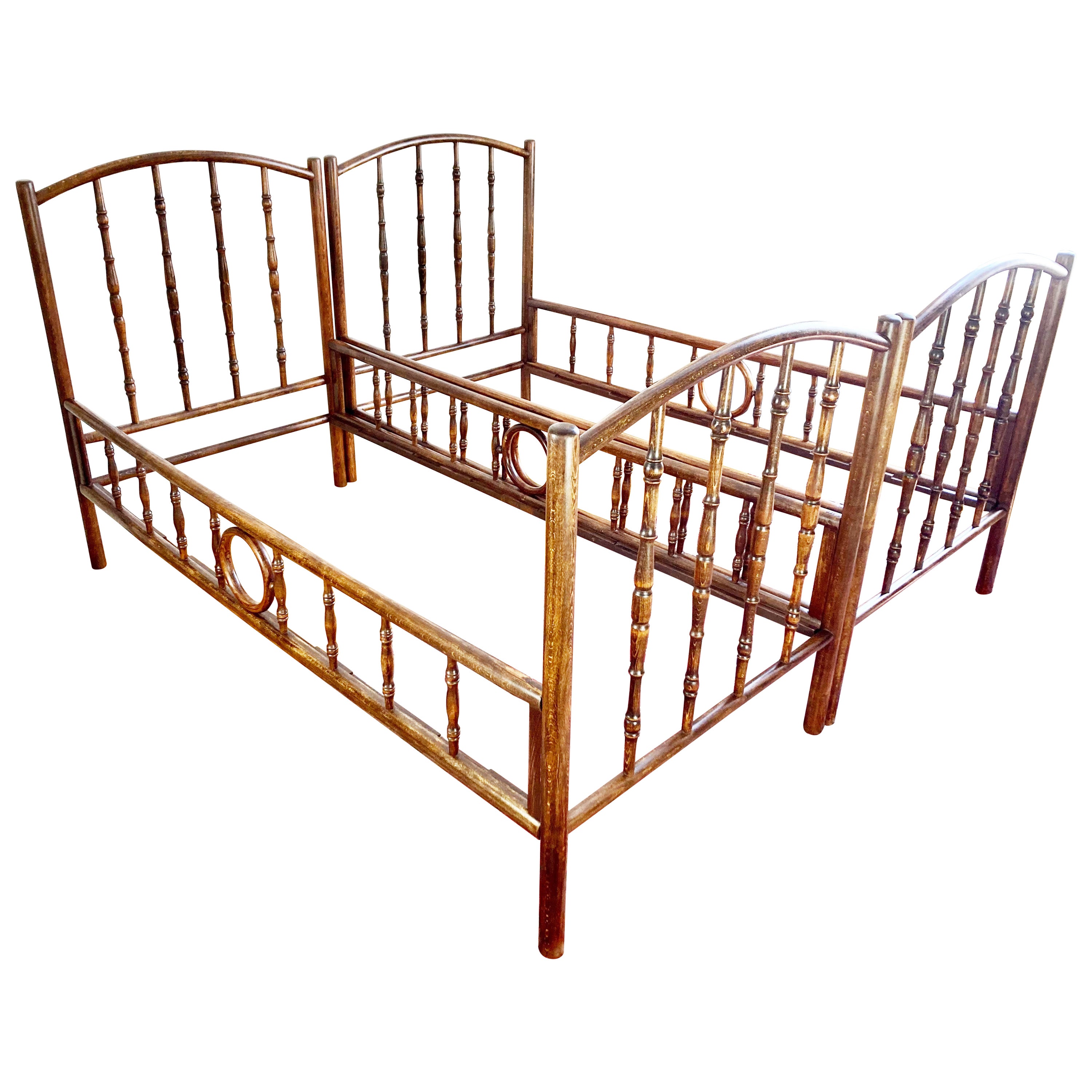 Two Beds Thonet Nr.8, since 1910