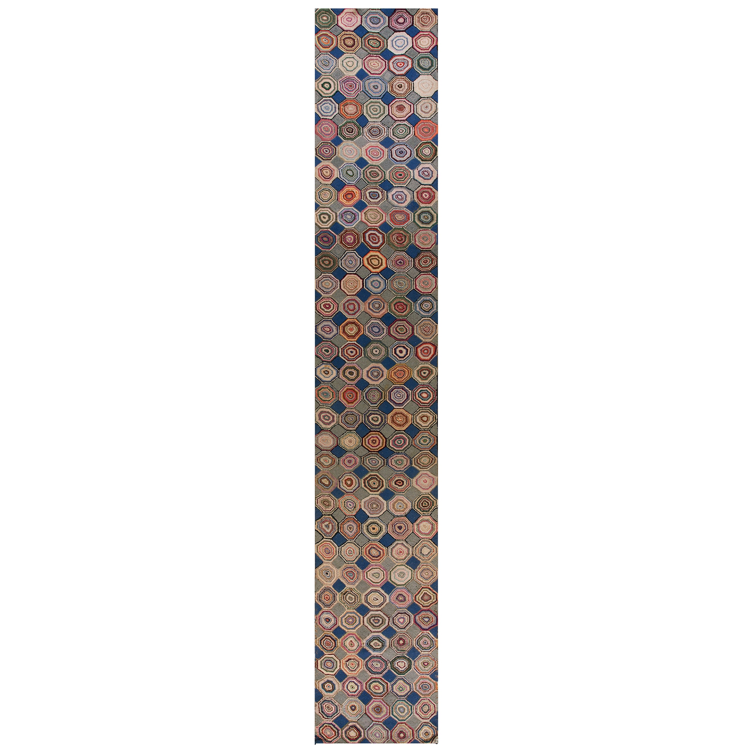 Années 30 Géométrique  Tapis à capuche américain ( 2'' 9'''' x 17'' - 84 x 518 ) en vente