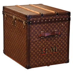 Used Early 20th Century French Stencil and Monogram Louis Vuitton Leather Hat Trunk