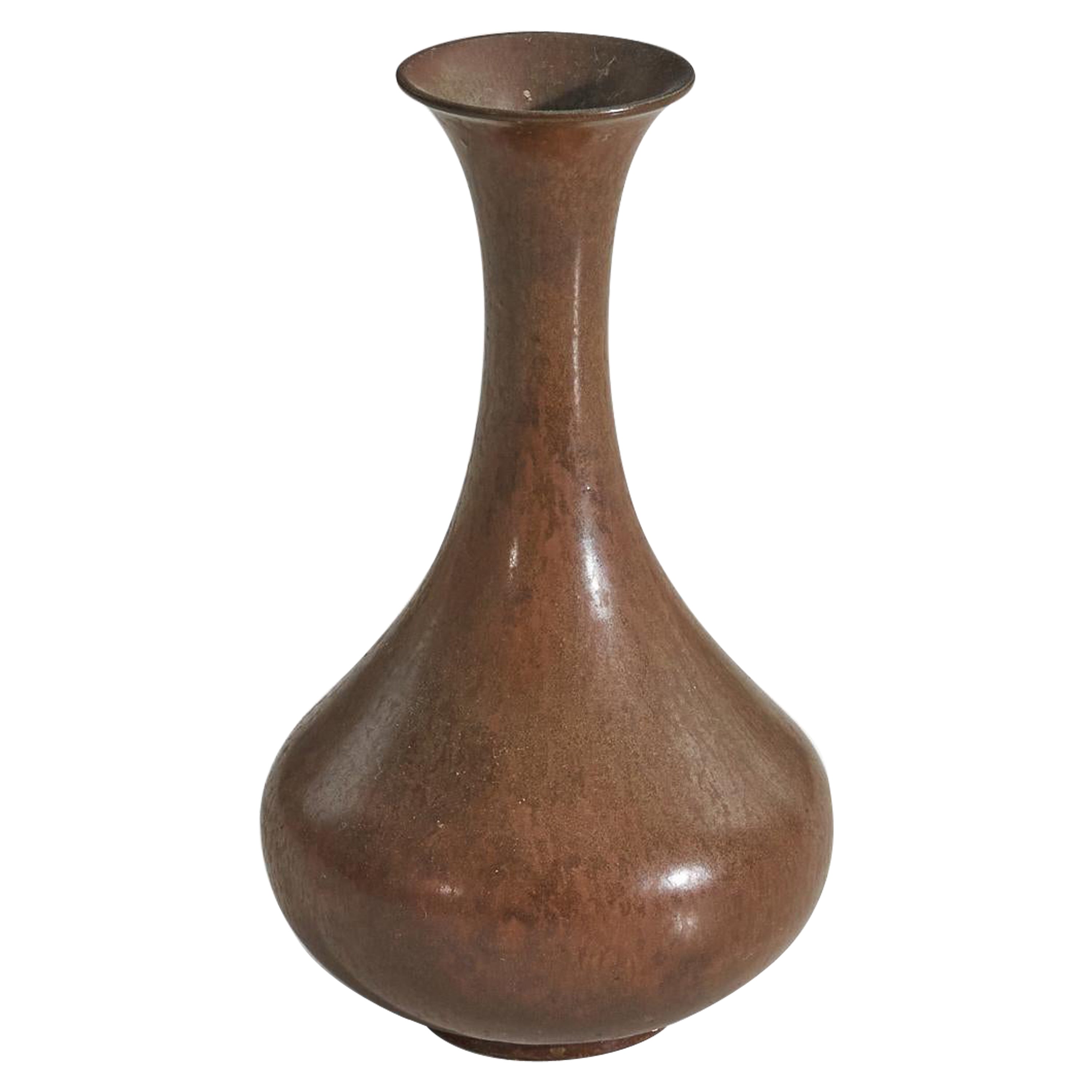 Gunnar Nylund, "ARA" Model Vase, Brown-Glazed Stoneware, Rörstand, Sweden, 1950s For Sale