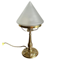 Lampe de bureau unique Arts and Crafts du début des années 1900, en laiton fin et verre menthe