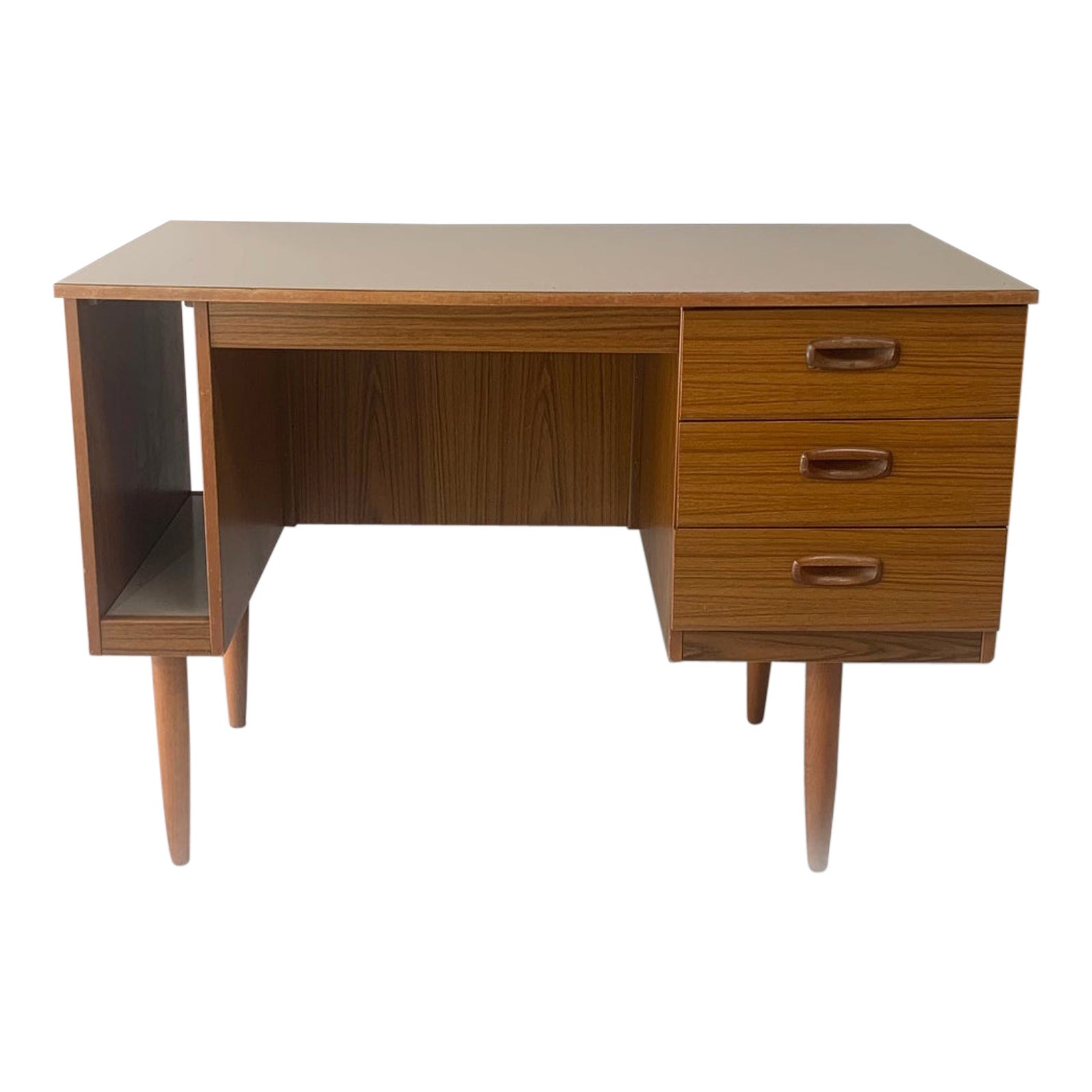 1970’s Mid-Century Modern Desk by Schreiber Furniture