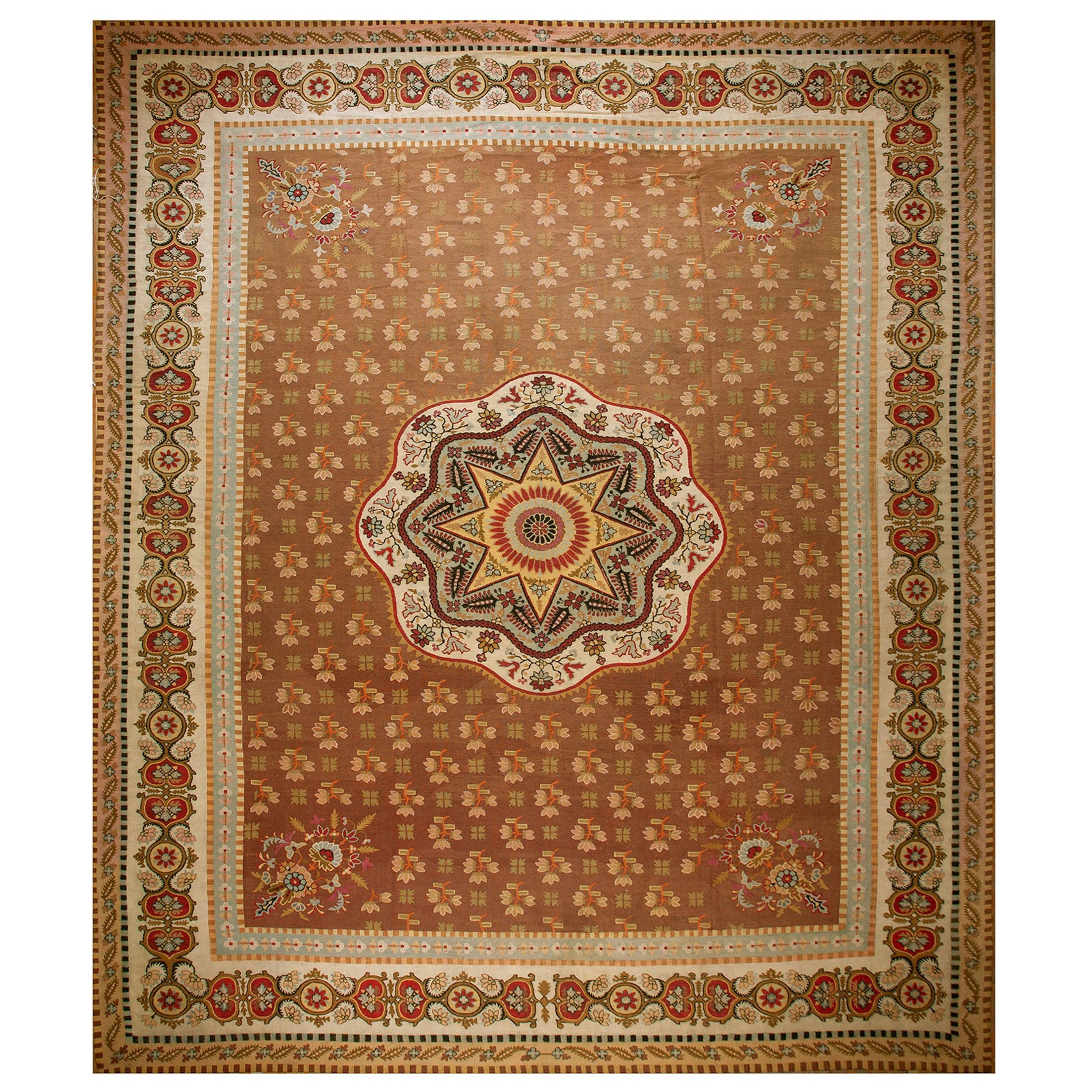 Französischer Aubusson-Teppich des frühen 19. Jahrhunderts ( 14'9'' x 17'9'' - 450 x 540 cm) im Angebot
