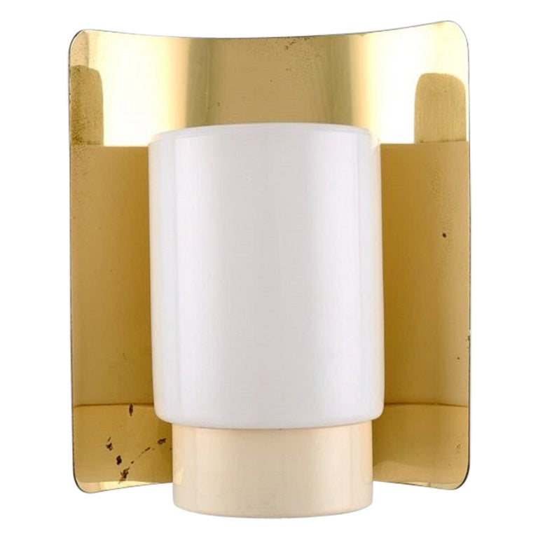 Hans Agne Jakobsson for A / B Markaryd, Wall Lamp in Brass and Lacquered Metal.  For Sale