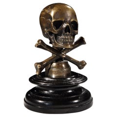 Bronze- Radiator-Mascot „Skull“ von Emile Brgeon