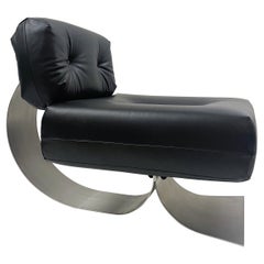 Mid-Century Black Leather Lounge chair Model 'Alta' by Oscar Niemeyer