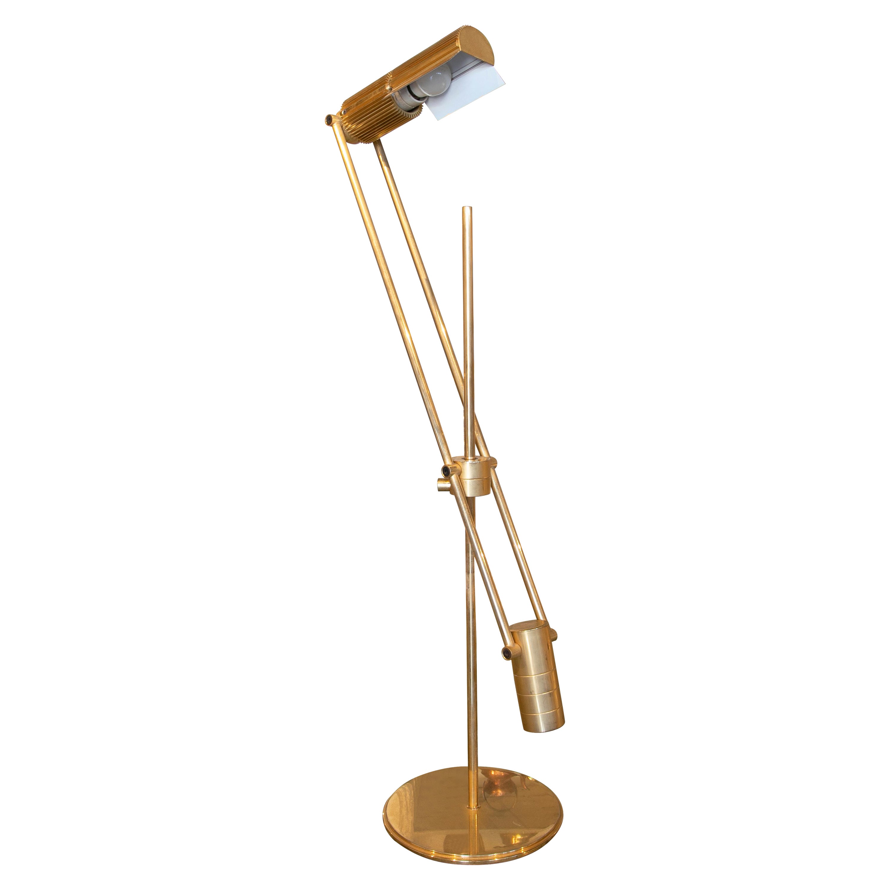 Italian Gold Plated Vintage Modernist Brass 1980s Adjustable Table Lamp by Relco For Sale