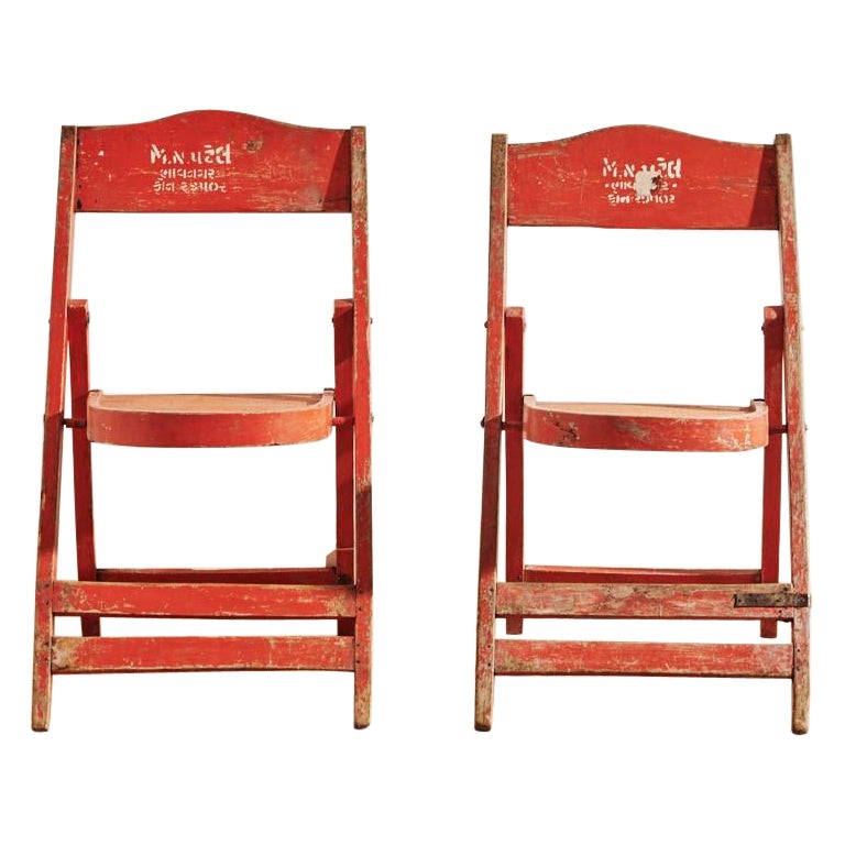 Early 20th Century Painted Orange Folding Chairs, Set of 2 For Sale