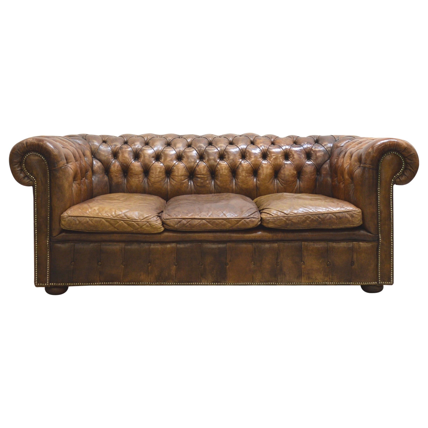 Antikes Vintage Chesterfield Club Sofa, handgefärbt, 1930er Jahre