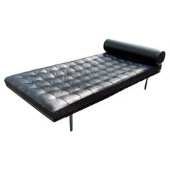 Sexy Black Leather Tufted Vintage Barcelona Daybed