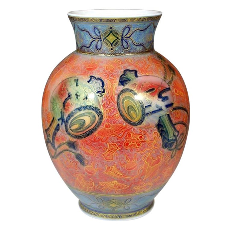 Vase japonais contemporain en porcelaine rouge, bleu et noir par un maître artiste