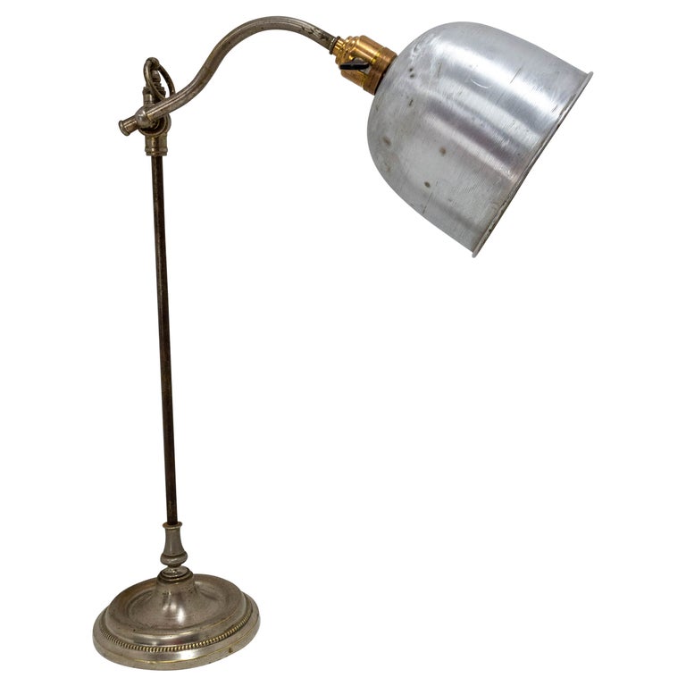 Französische Art-déco-Tischlampe, Aluminium, um 1930 im Angebot bei 1stDibs