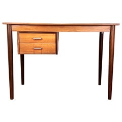 Bureau en teck de style mi-siècle moderne par VI Ma Mobler