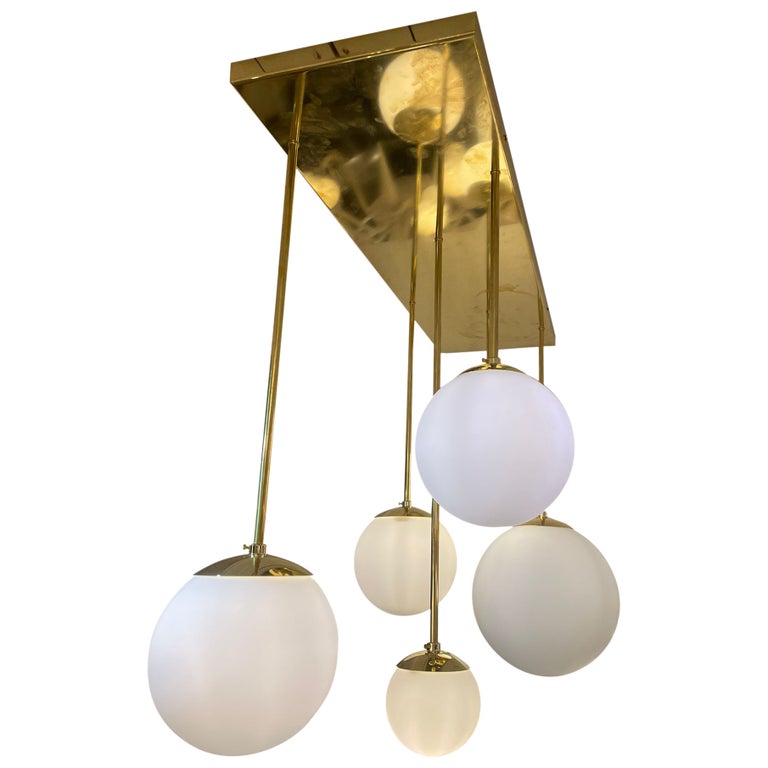 Lustre italien en laiton à 6 sphères - En vente sur 1stDibs